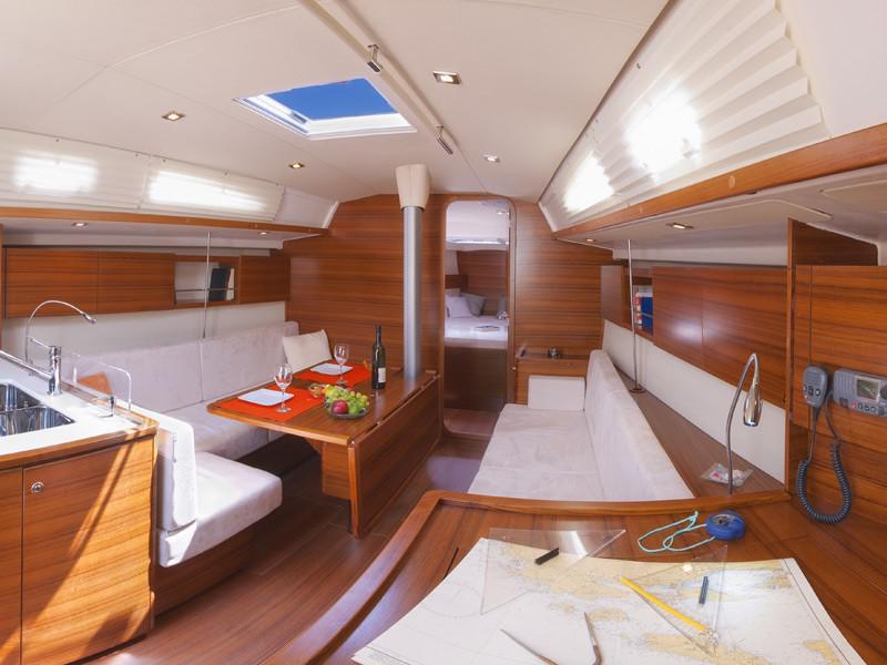 Book yachts online - sailboat - Salona 41 Performance - CRAZY DAISY - rent