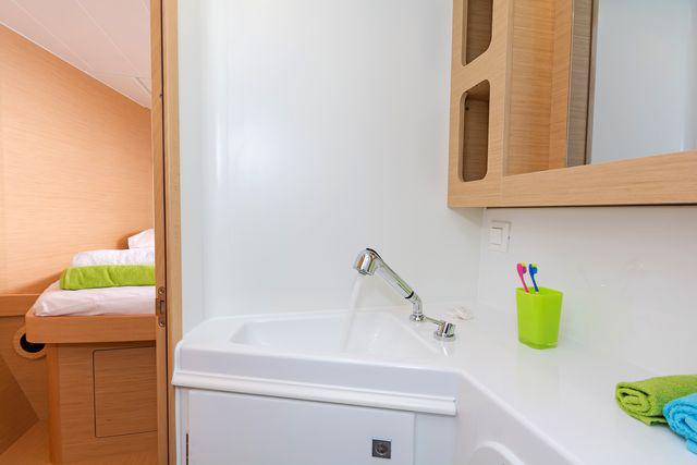Book yachts online - catamaran - Lagoon 42 A/C &amp; GEN - MOJITO - rent