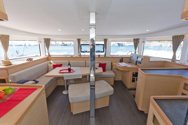 Book yachts online - catamaran - Lagoon 42 - NEVERLAND - rent