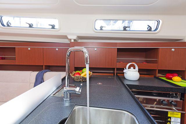Book yachts online - sailboat - Hanse 385 - JOY - rent