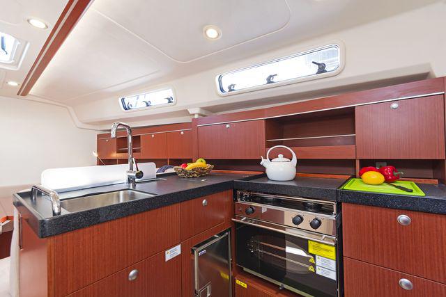 Book yachts online - sailboat - Hanse 385 - JOY - rent