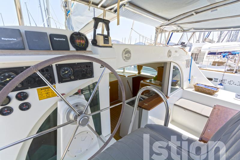 Book yachts online - catamaran - Lagoon 380 - Istion - rent