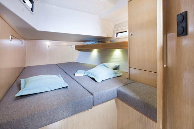Book yachts online - sailboat - Bavaria Cruiser 45 - Anna Maria - rent