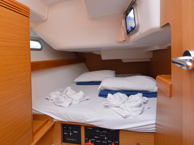 Book yachts online - sailboat - Sun Odyssey 42i - Sea Kiss - rent