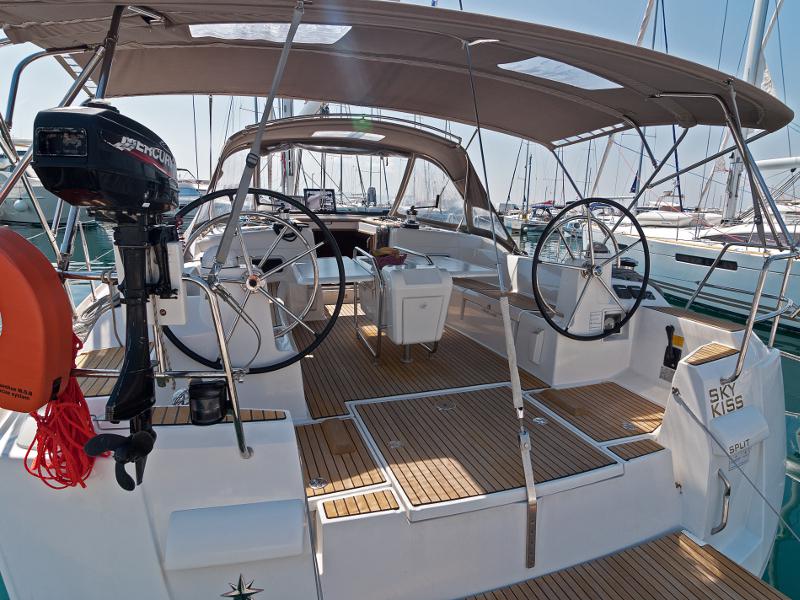 Book yachts online - sailboat - Sun Odyssey 509 - Sky Kiss - rent