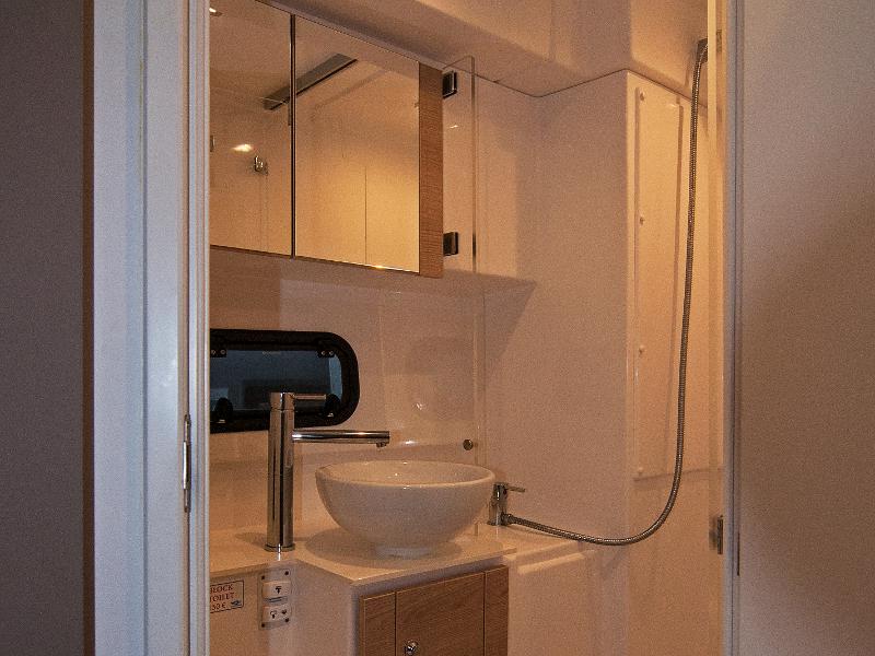 Book yachts online - catamaran - Bali 4.5 - Adria Nikita - rent