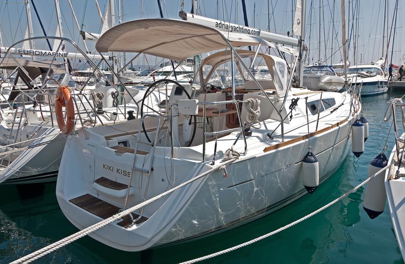 Book yachts online - sailboat - Sun Odyssey 33i - Kiki Kiss - rent