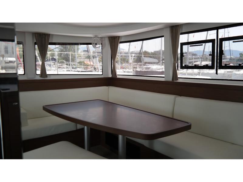 Book yachts online - catamaran - Lagoon 42 10 pax - Barchetta iii - rent