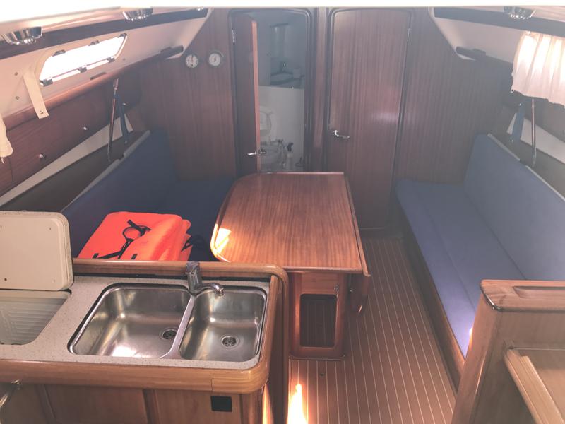 Book yachts online - sailboat - Bavaria 36 Cruiser - Vela - rent