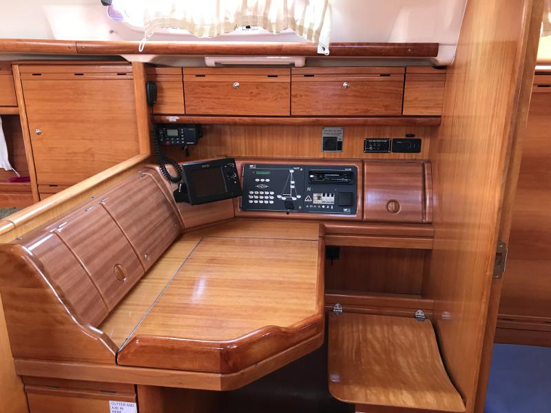 Book yachts online - sailboat - Bavaria 42 Cruiser - Shiraz - rent