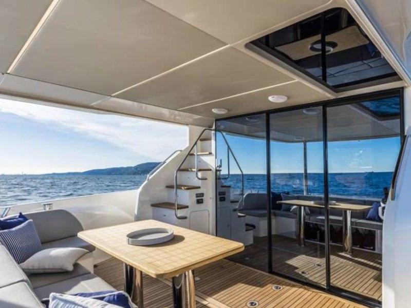 Book yachts online - motorboat - Absolute 58 - Elegant - rent