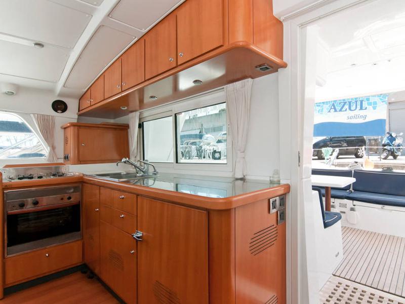Book yachts online - catamaran - Lagoon 440 - Zippi - rent