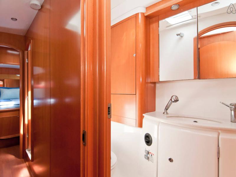 Book yachts online - catamaran - Lagoon 440 - Zippi - rent