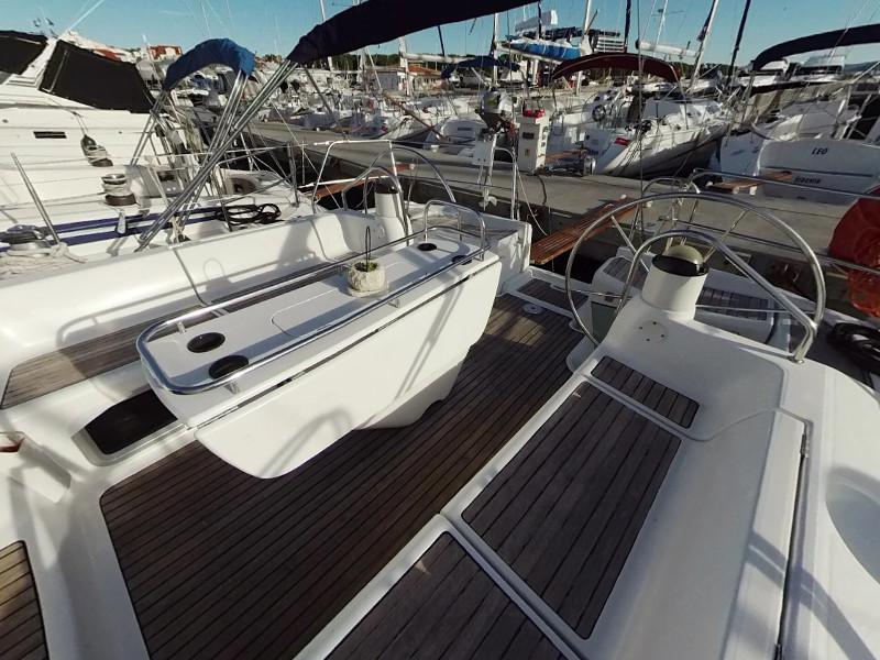 Book yachts online - sailboat - Sun Odyssey 43 - SUNO - rent