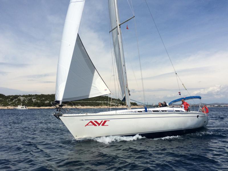 Book yachts online - sailboat - Elan 431 - SAGITARIUS - rent
