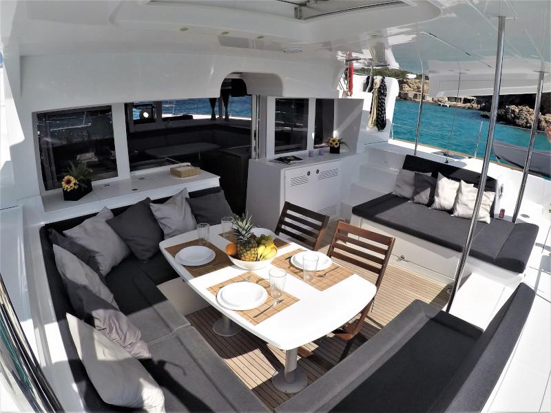 Book yachts online - catamaran - Lagoon 450 - GENIA - rent