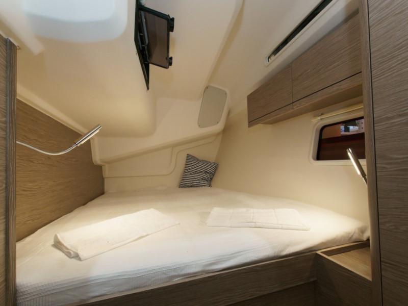 Book yachts online - sailboat - Hanse 418 - Aloisia - rent