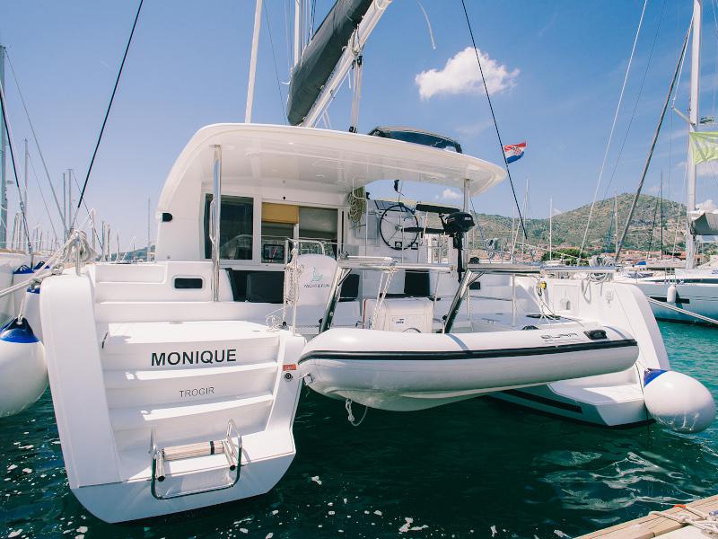 Book yachts online - catamaran - Lagoon 39 - Monique - rent