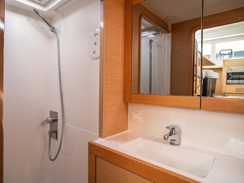 Book yachts online - catamaran - Lagoon 39 - Monique - rent