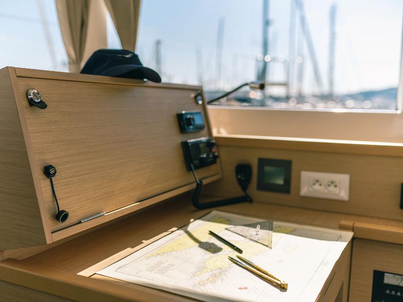 Book yachts online - catamaran - Lagoon 39 - Monique - rent