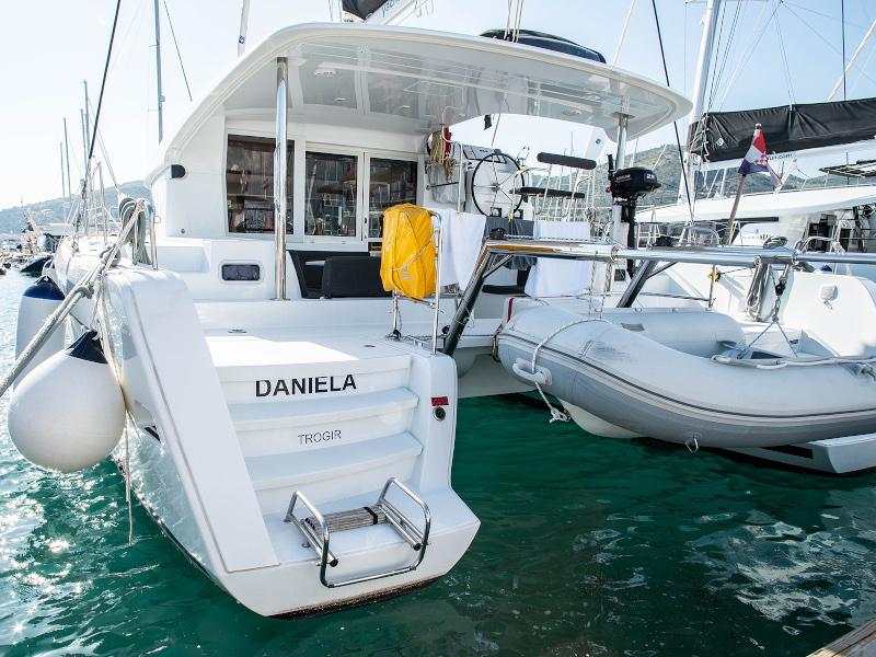 Book yachts online - catamaran - Lagoon 39 - Daniela - rent