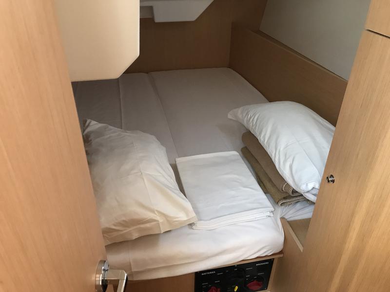 Book yachts online - sailboat - Oceanis 38.1 - Denebola I - rent