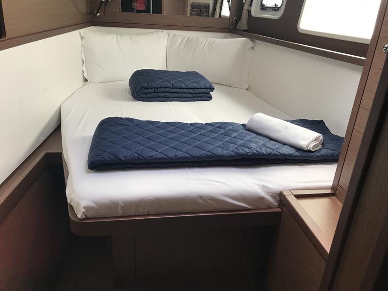 Book yachts online - catamaran - Lagoon 450F - Rigel Kentaurus (MAR) - rent