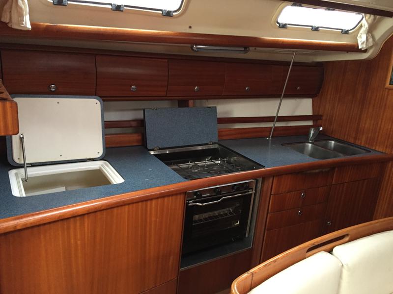 Book yachts online - sailboat - Bavaria 44 - Bellatrix - rent
