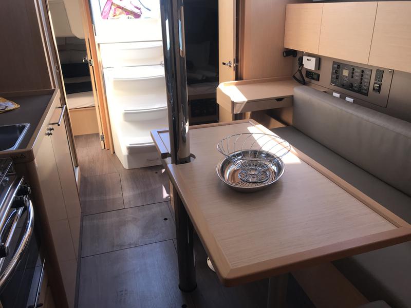 Book yachts online - sailboat - Oceanis 35.1 - Atlas - rent