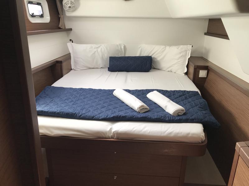 Book yachts online - catamaran - Lagoon 450F - Cor Caroli (TOR) - rent