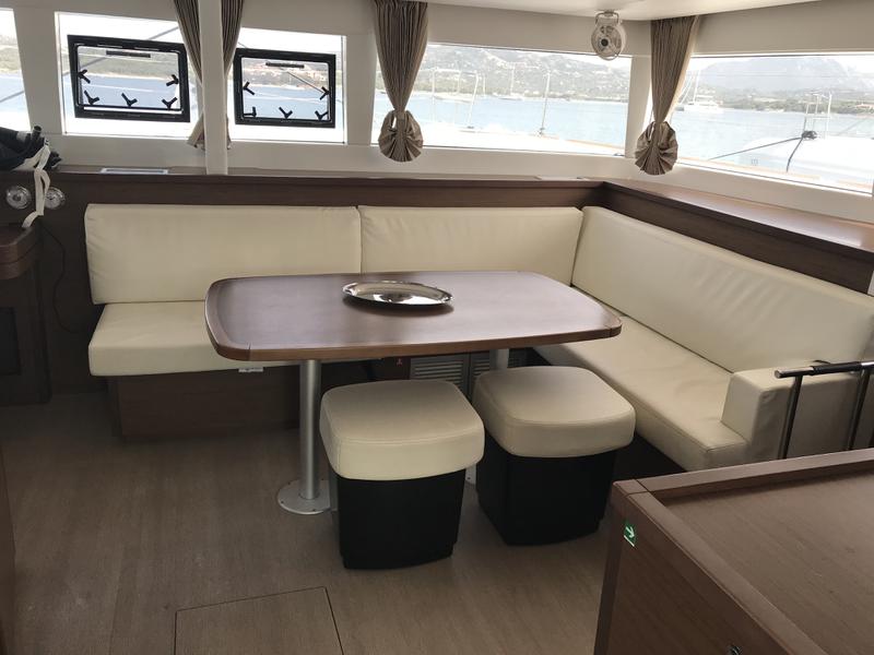 Book yachts online - catamaran - Lagoon 450F - Cor Caroli (TOR) - rent