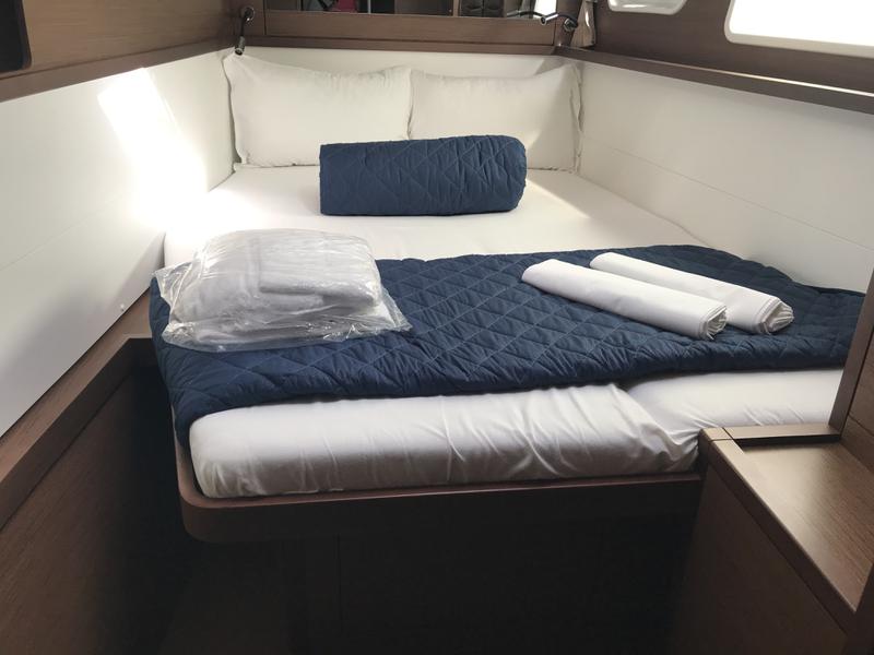 Book yachts online - catamaran - Lagoon 450F - Cor Caroli (TOR) - rent