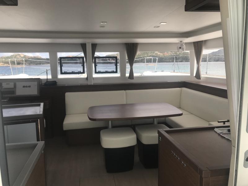Book yachts online - catamaran - Lagoon 450F - Cor Caroli (GND) - rent