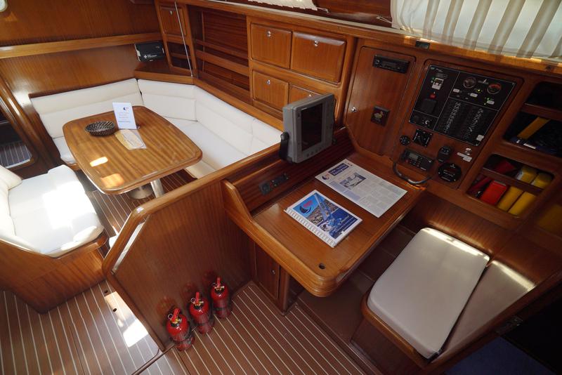 Book yachts online - sailboat - Bavaria 42 - Mauritius - rent