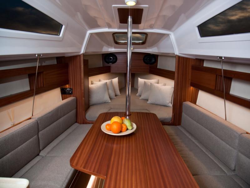 Book yachts online - sailboat - Maxus 26 Prestige 8/1 - LIBRA - rent