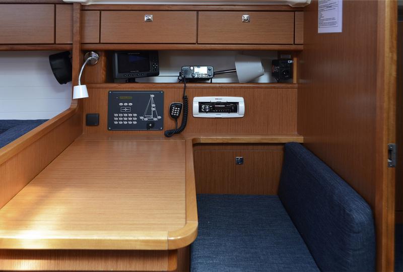 Book yachts online - sailboat - Bavaria Cruiser 41 - Anemos - rent