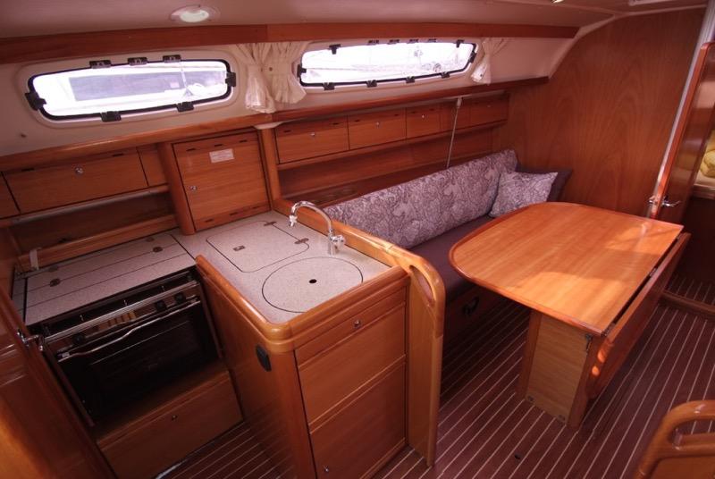 Book yachts online - sailboat - Bavaria 31 Cruiser - MALA  - rent