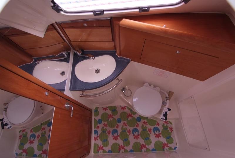 Book yachts online - sailboat - Bavaria 31 Cruiser - MALA  - rent
