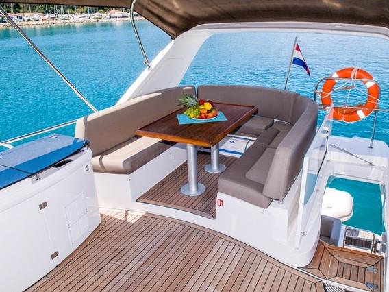 Book yachts online - motorboat - Sealine T 50 - Maja 2 - rent