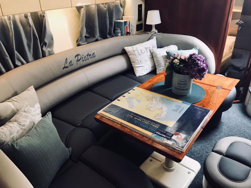 Book yachts online - motorboat - Fairline Targa 48 - La Pietra - rent