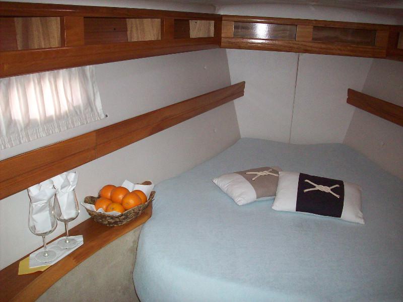 Book yachts online - sailboat - Bavaria 42 Cruiser - Galini - rent