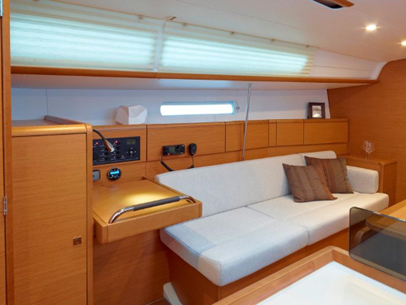 Book yachts online - sailboat - Sunsail 38/2 - Sunsail 38/2 (2015) - rent