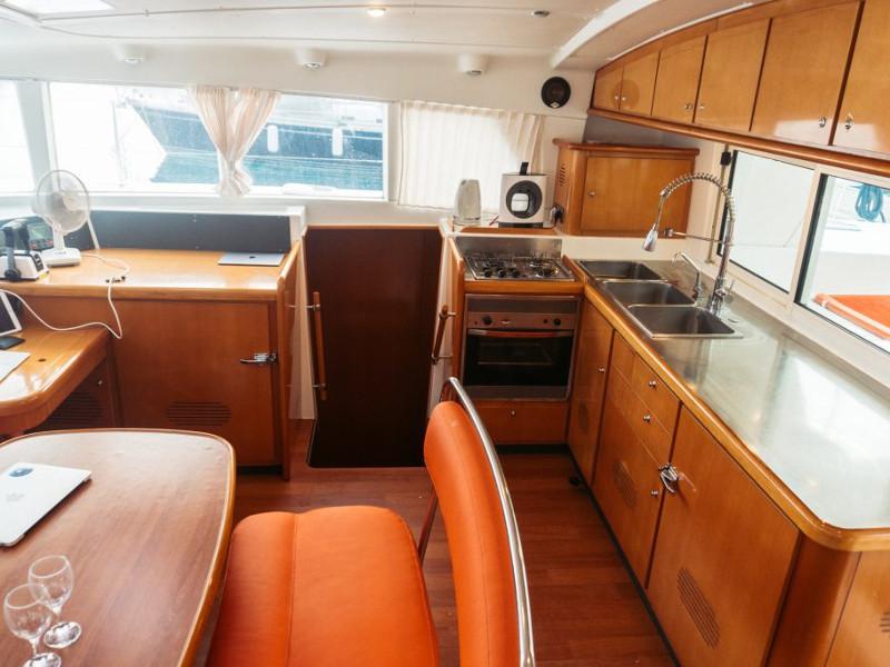 Book yachts online - catamaran - Lagoon 440 - Futuna Lua - rent