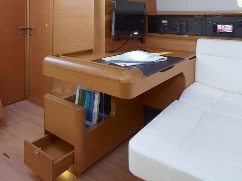 Book yachts online - sailboat - Sun Odyssey 519 -  6 cabs - MARINA - rent