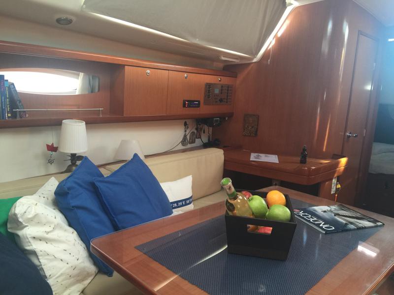 Book yachts online - sailboat - Oceanis 43 - Beauty L - rent