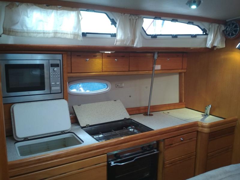 Book yachts online - sailboat - Bavaria 40 Cruiser - Ili Billy - rent