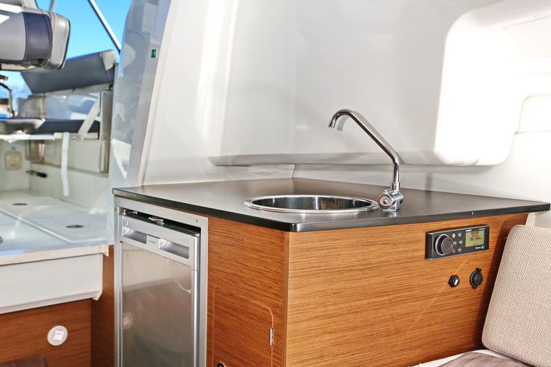 Book yachts online - motorboat - Cap Camarat 7.5 - 3376ZD - rent