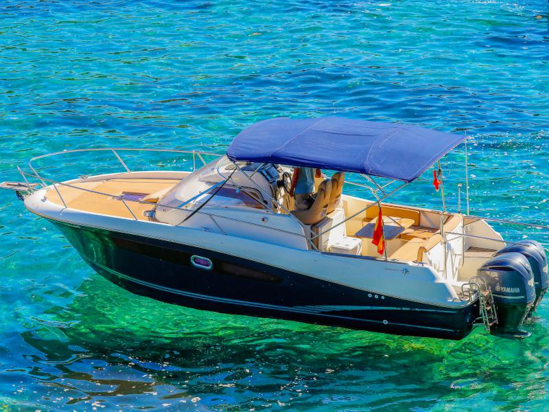 Book yachts online - motorboat - Cap Camarat 8.5 WA - TERCERA VIA - rent