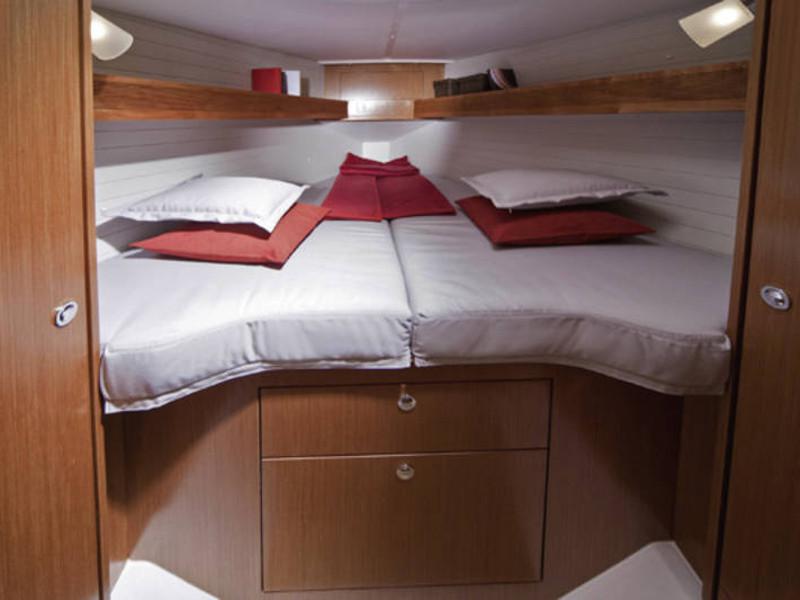 Book yachts online - sailboat - Bavaria Cruiser 32 - Sunrise - rent