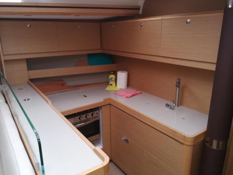 Book yachts online - sailboat - Dufour 56 Exclusive - Nomi fully equipped white hull - rent